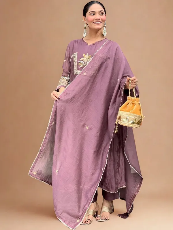 Onion_Pink_Silk_Blend_Kurta_Set_For_Women
