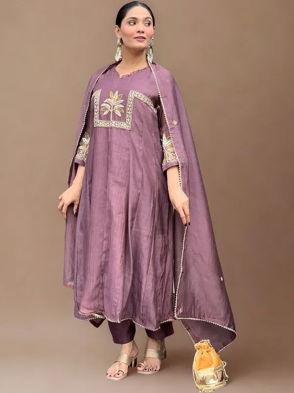 Onion_Pink_Silk_Blend_Kurta_Set_For_Women