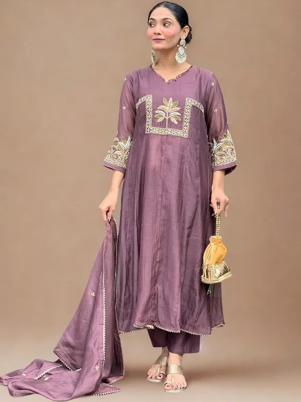Onion_Pink_Silk_Blend_Kurta_Set_For_Women