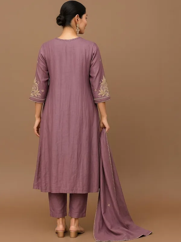 Onion_Pink_Silk_Blend_Kurta_Set_For_Women