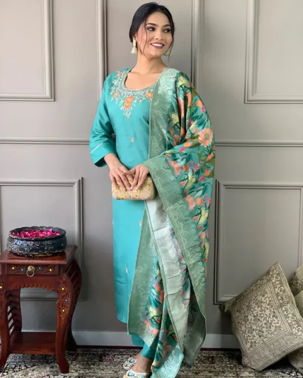 Sky_Blue_Silk_Blend_Kurta_Set_For_Women