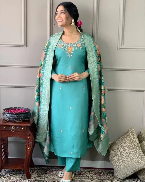 Sky_Blue_Silk_Blend_Kurta_Set_For_Women