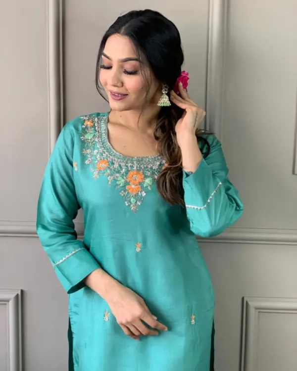 Sky_Blue_Silk_Blend_Kurta_Set_For_Women
