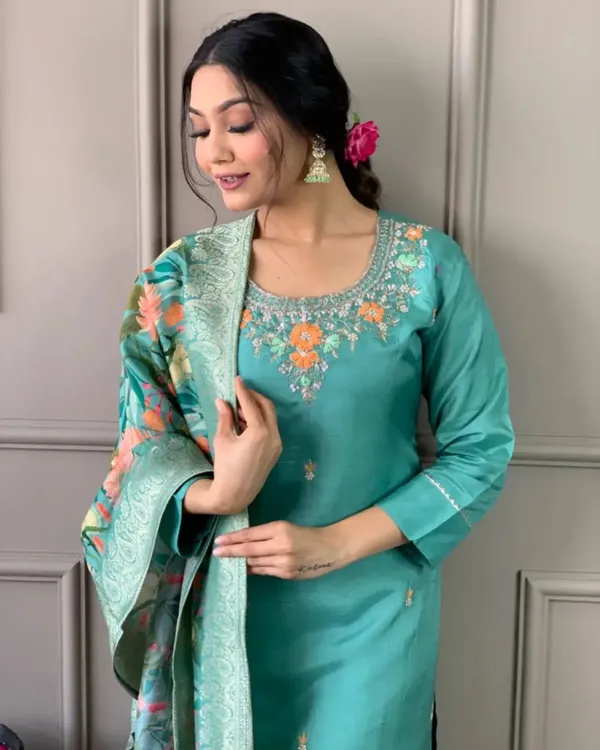 Sky_Blue_Silk_Blend_Kurta_Set_For_Women