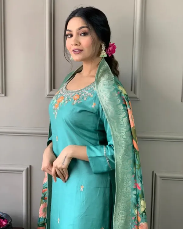 Sky_Blue_Silk_Blend_Kurta_Set_For_Women