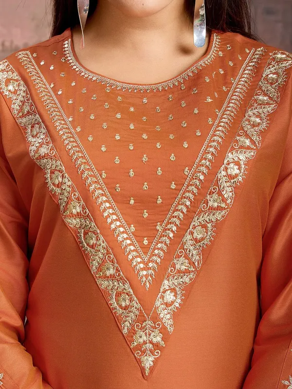 Orange_Silk_Blend_Kurta_Set_For_Women
