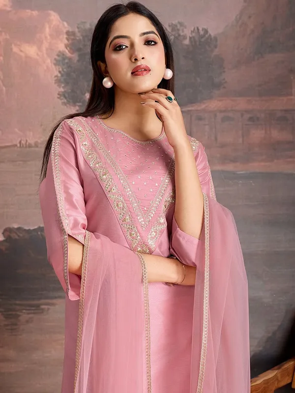 Peach_Silk_Blend_Kurta_Set_For_Women