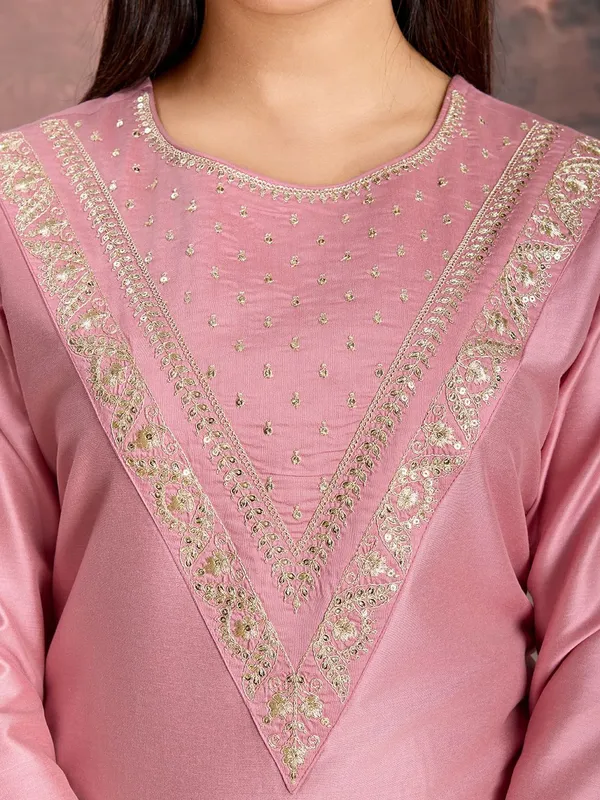 Peach_Silk_Blend_Kurta_Set_For_Women