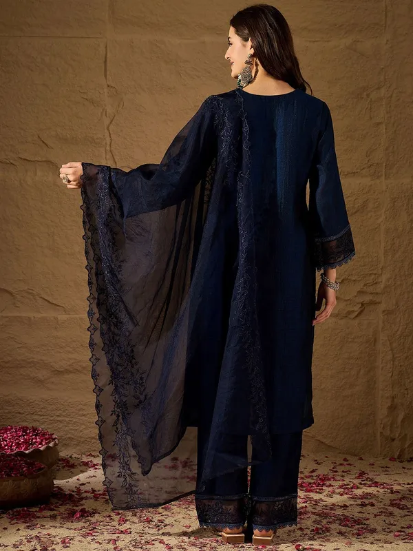 Blue_Silk_Blend_Kurta_Set_For_Women