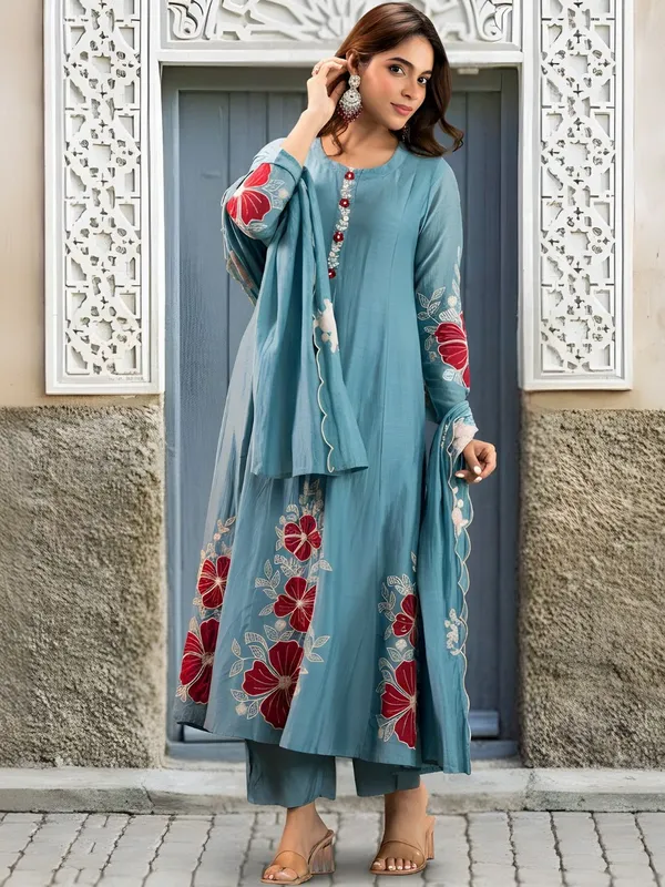 Sky_Blue_Silk_Blend_Kurta_Set_For_Women