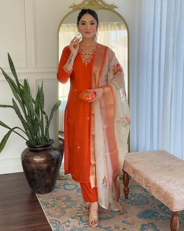 Rust_Silk_Blend_Kurta_Set_For_Women