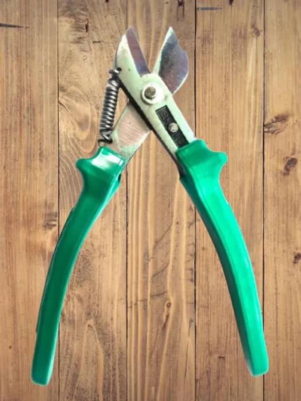 Katiya_Popat_Heavy_Wire_Stripper_Metal_Stripper_Sheet_Crimping_Tool_Tin_Stripper_8_Inch_Green