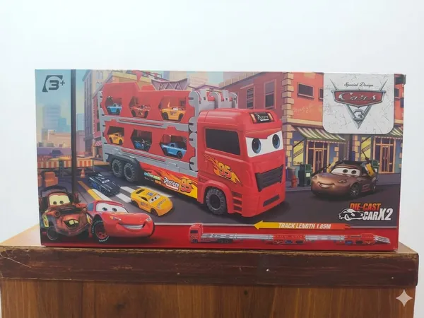 Lightning_Mcqueen_Die_Cast_Car_Carrier_Truck_With_Foldable_Track_And_Storage