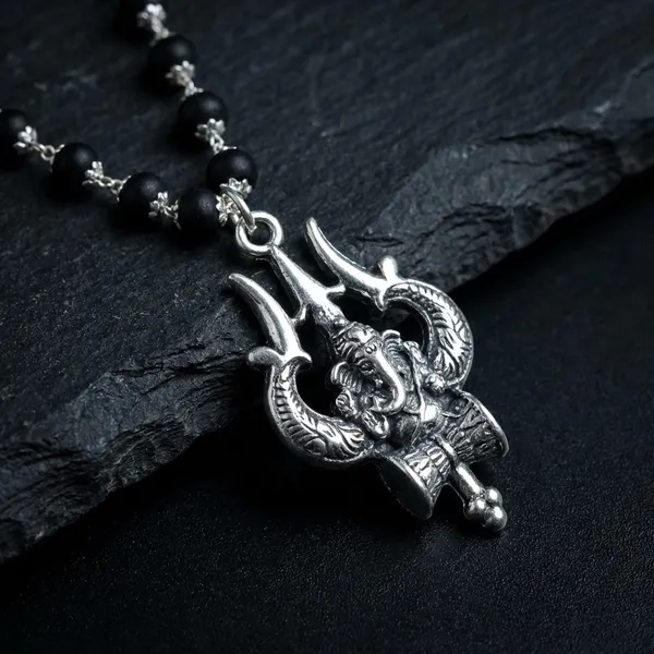 Karungali_Elegant_Beaded_Necklace_With_Dragon_Pendant_pack_of_1