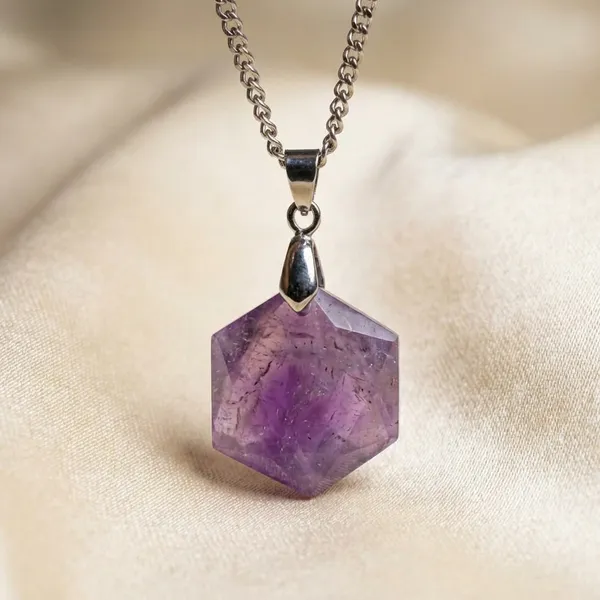 Purple_Amethyst_Star_Pendant_Necklace_With_Pendant
