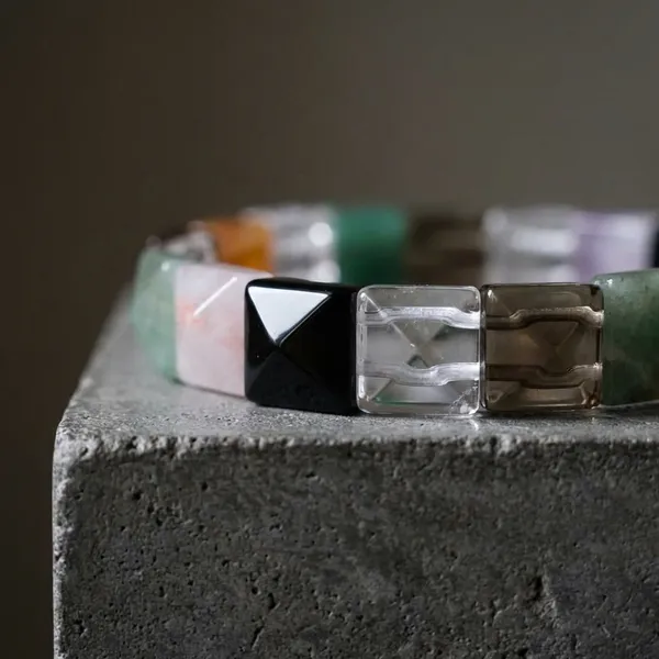 Pyramid_7_Chakra_Bracelet_pack_of_1