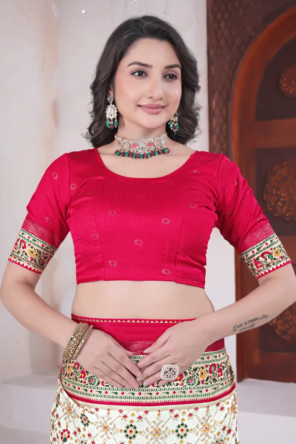 Taladara's_New_Fancy_Pashmina_Patola_Premium_Saree_For_Women