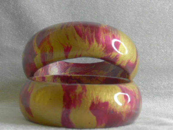 Gold_And_Burgundy_Resin_Bangles_For_Women__(pack_of_two_pieces)