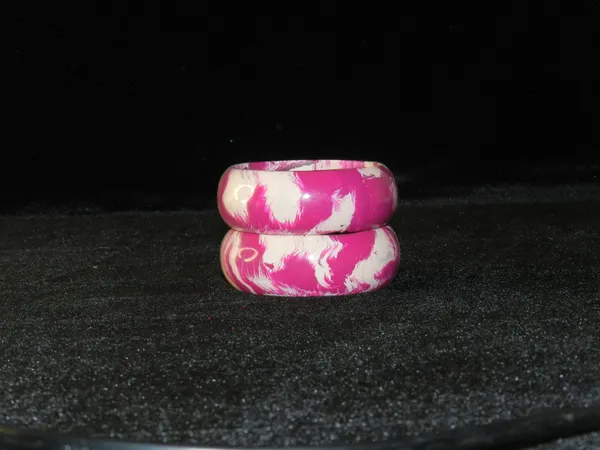 Pink_And_White_Resin_Bangles_For_Women__(pack_of_two_pieces)