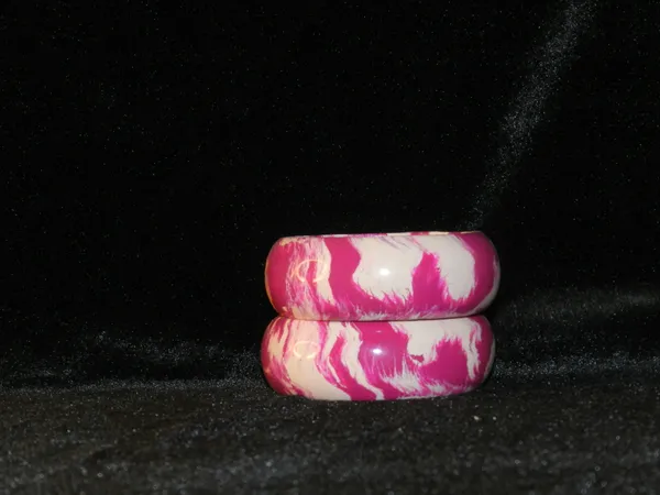 Pink_And_White_Resin_Bangles_For_Women__(pack_of_two_pieces)