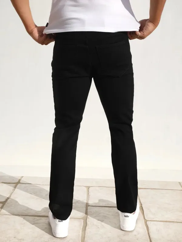 Black_Slim_Fit_Casual_Trousers_For_Men