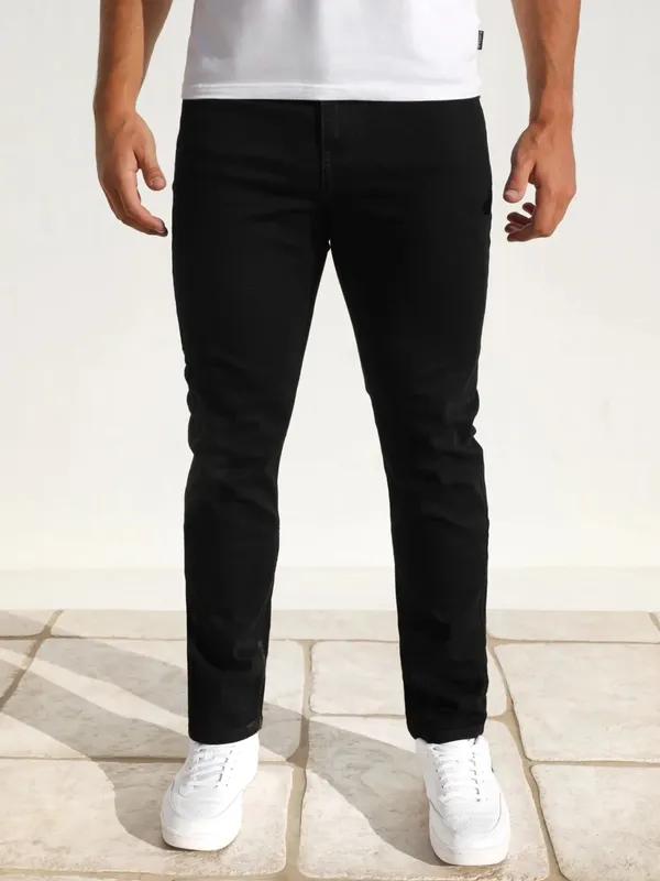 Black_Slim_Fit_Casual_Trousers_For_Men
