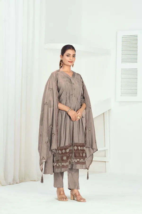Beige_Chanderi_Silk_Premium_Kurta_Sets_For_Women