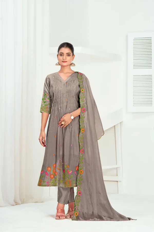 Beige_Chanderi_Silk_Premium_Kurta_Sets_For_Women
