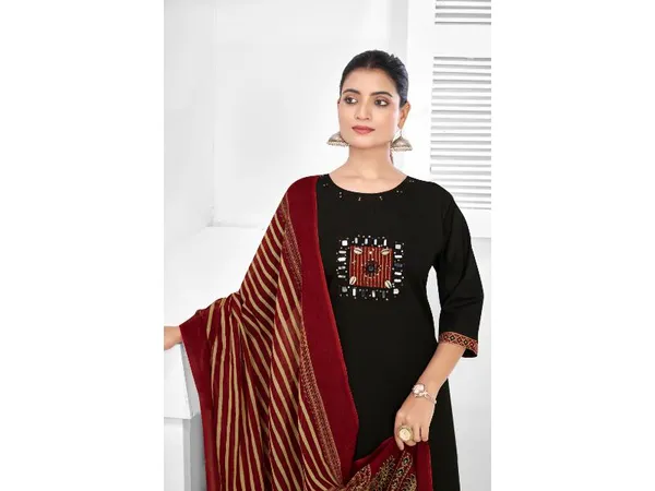 Black_Pure_Cotton_Premium_Kurta_Sets_For_Women