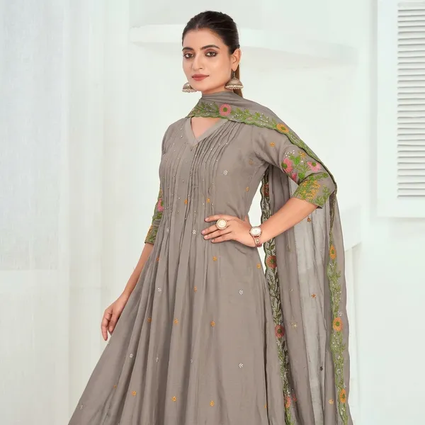 Beige_Chanderi_Silk_Premium_Kurta_Sets_For_Women