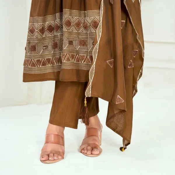 Camel_Brown_Chanderi_Silk_Premium_Kurta_Sets_For_Women