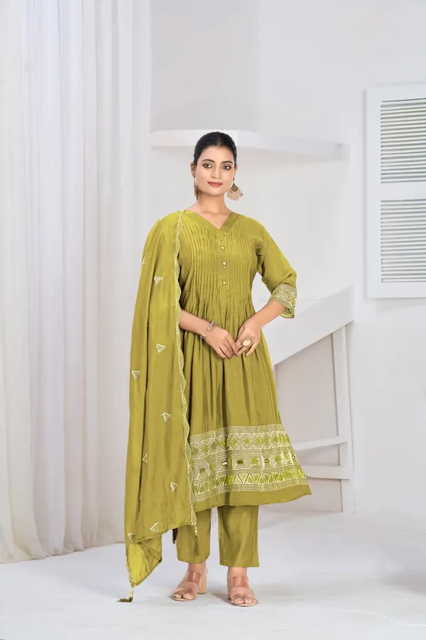 Green_Chanderi_Silk_Premium_Kurta_Sets_For_Women
