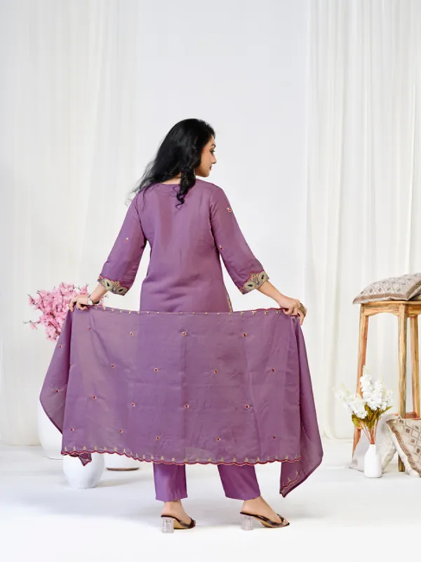 Lavender_Chanderi_Silk_Premium_Kurta_Sets_For_Women