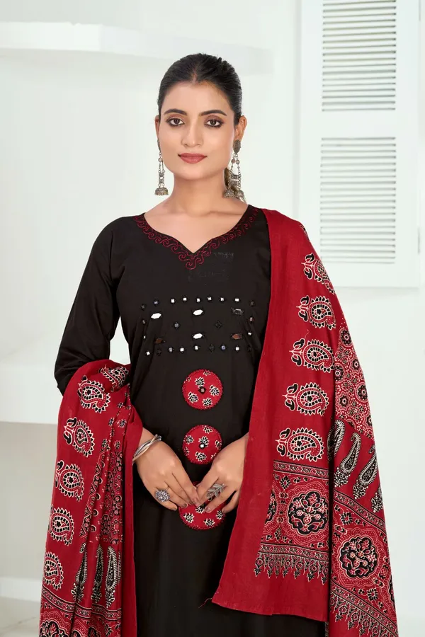Black_And_Red_Pure_Cotton_Premium_Kurta_Sets_For_Women