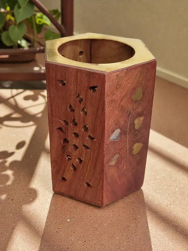 Wooden_Pen_Holder_With_Heart_Design_Pen_Stand_Gift_With_Brass_Heart_Decorative_Desk_Organizer_Carved_Floral_Pattern_Office_Accessory