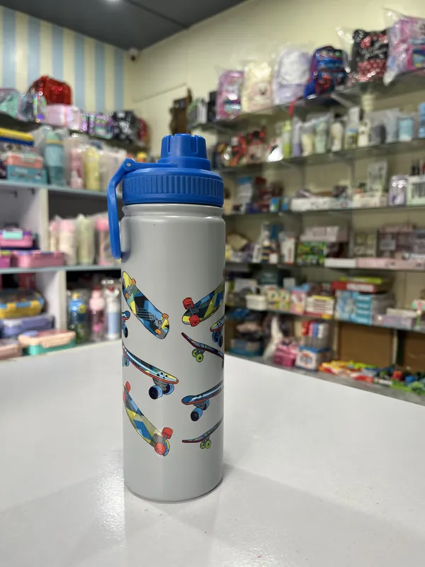 White_&_Blue_Plastic_Skateboard_Print_Water_Bottle_For_Kids
