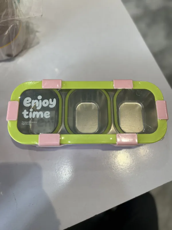 Pink_And_Green_Plastic_3-Compartment_Bento_Lunch_Box_For_Kids