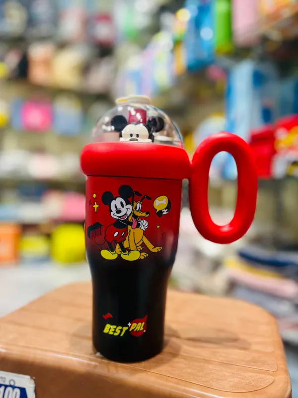 Red_And_Black_Plastic_Mickey_Mouse_Tumbler_With_Handle_And_Dome_Lid_For_Kids