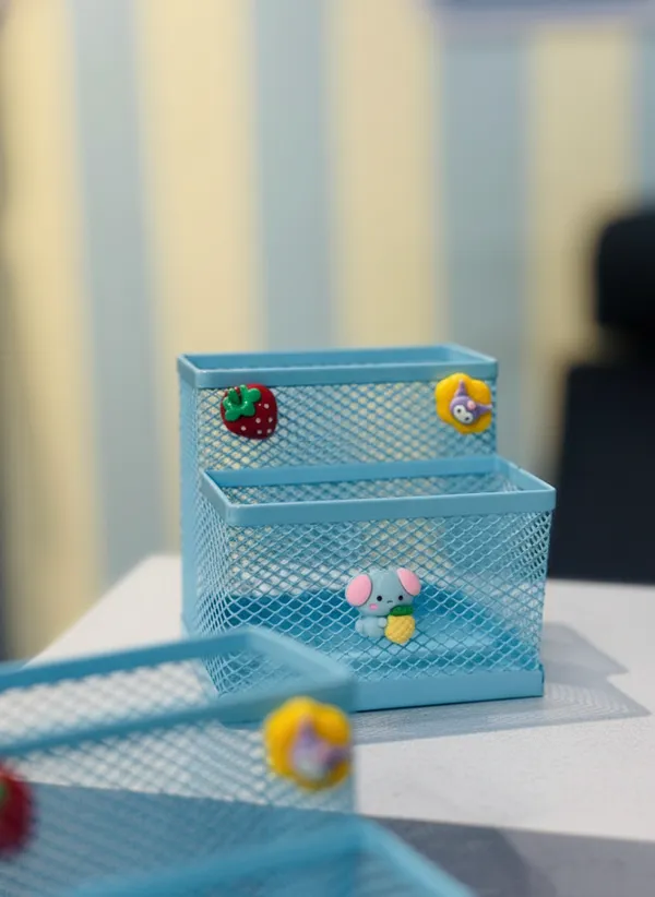 Turquoise_Blue_Metal_Mesh_Desk_Organizer_Set_With_Cute_Decorative_Pins