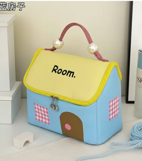 Multicolor_Polyester_House-Shaped_Lunch_Bag_For_Kids