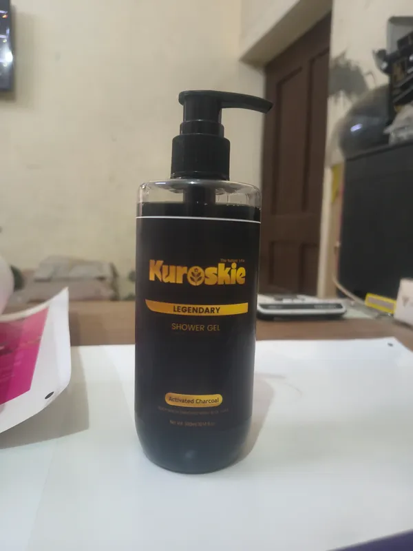 Activated_Charcoal_Bodywash_And_Oud_White_Delux_Shower_Gel_Pack_Of_2