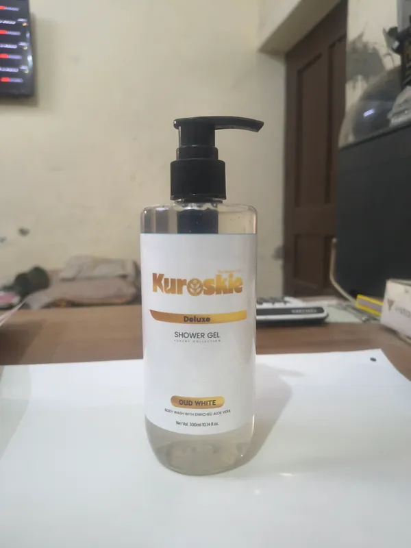 Activated_Charcoal_Bodywash_And_Oud_White_Delux_Shower_Gel_Pack_Of_2