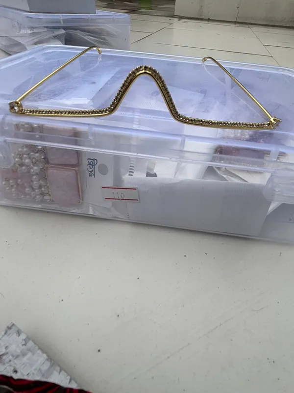 Elegant_Gold-Toned_Rhinestone_Rectangular_Eyeglasses_Frame