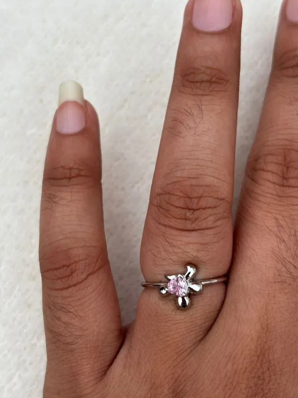 Pink_Solitaire_Ring_With_Floral_Prong_Setting