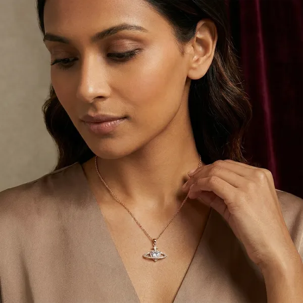 Gold_Crystal_Panda_Pendant_Necklace_With_Delicate_Chain