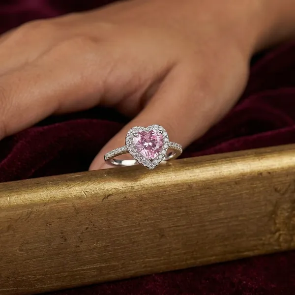 Heart-Shaped_Pink_Morganite_Halo_Engagement_Ring_With_Diamond_Accents