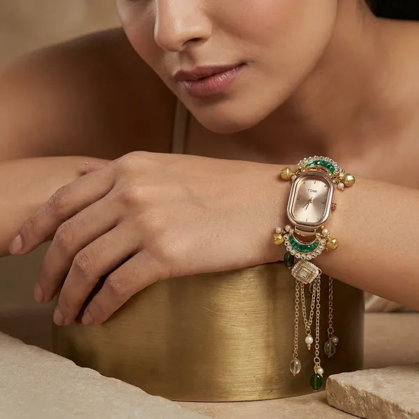 Elegant_Green_Stone_Charm_Bracelet_Watch