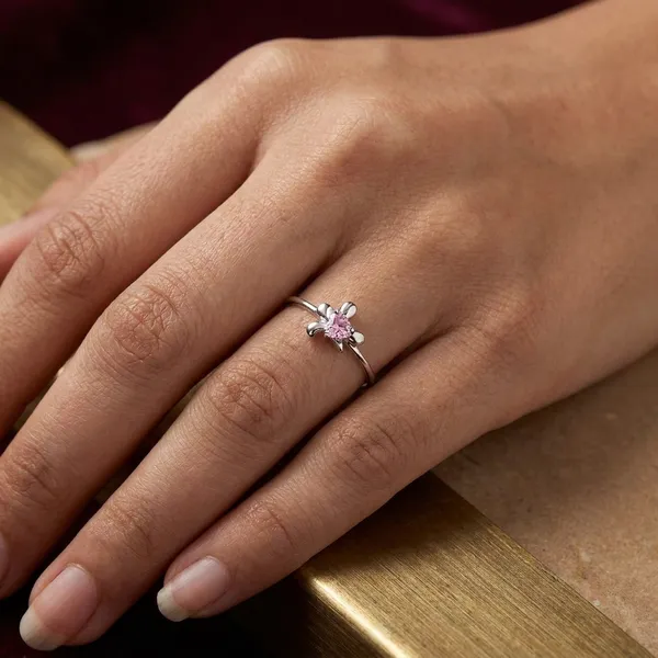 Pink_Solitaire_Ring_With_Floral_Prong_Setting