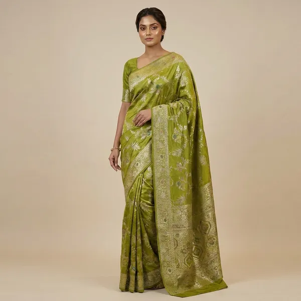 Banarasi_Silk_Saree_With_Luxurious_Zari_Border_And_Grand_Pallu__Designer_Wedding_Festive_And_Traditional_Wear_Saree