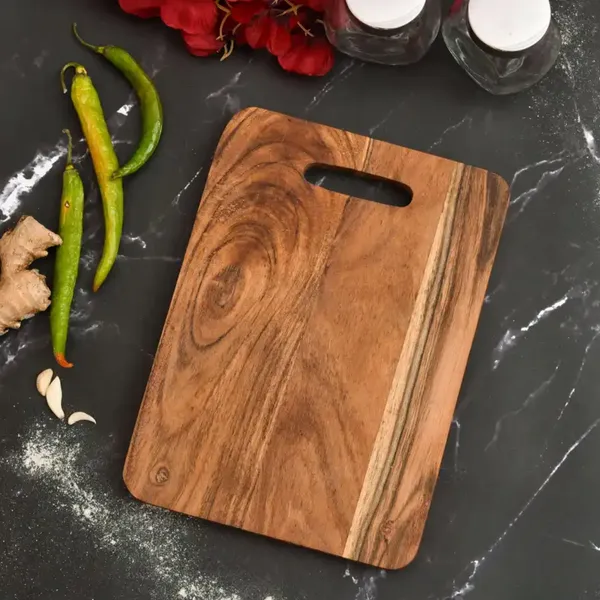 Sheesham_Wood_Natural_Grain_Cutting_Board_With_Handle